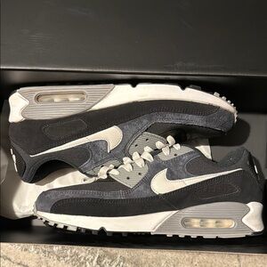 Nike Air Max 90 PRM Size 11 (DA1641 003)